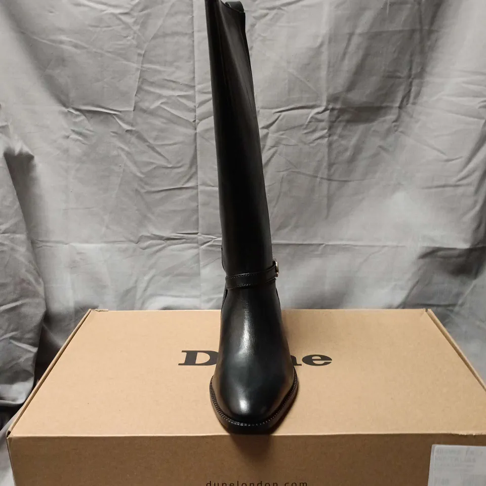 BOXED PAIR OF DUNE LONDON BLACK LEATHER KNEE-HIGH BOOTS – UK 7 (EU 40)