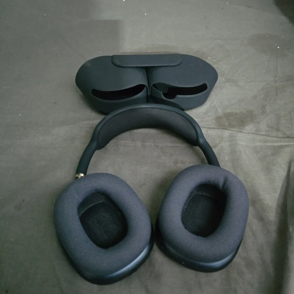 WIRELESS OVER-EAR HEADPHONES WITH CASE (UNBRANDED) – DARK BLUE