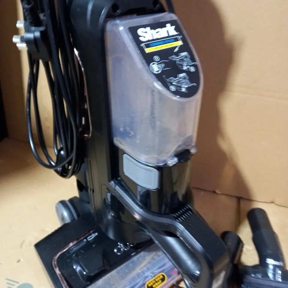SHARK CORDED STICK VACUUM HZ500UKT
