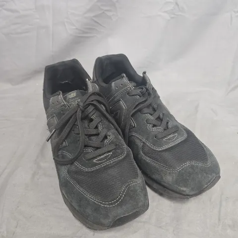 NEW BALANCE 574 TRAINERS – MEN'S, DARK GREY/BLACK, UK 10.5 (US 11.5)