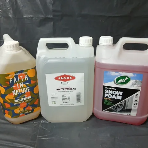 3 ASSORTED LARGE LIQUIDS TO INCLUDE TURTLE WAX SNOW FOAM SHAMPOO, AKSOY WHITE VINEGAR, FAITH IN NATURE BODY WASH, ETC - COLLECTION ONLY