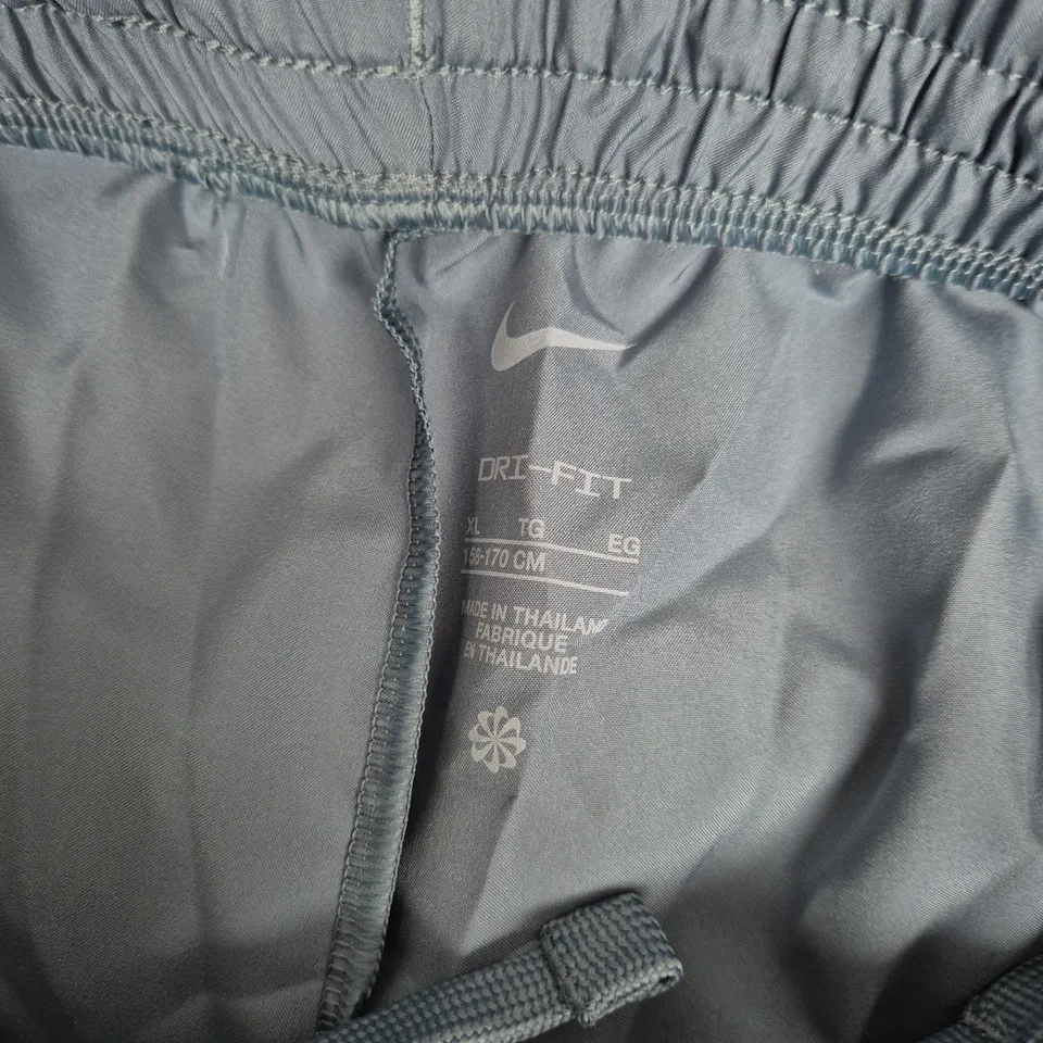 NIKE DRI-FIT SHORTS – KIDS' BLUE (SIZE S)
