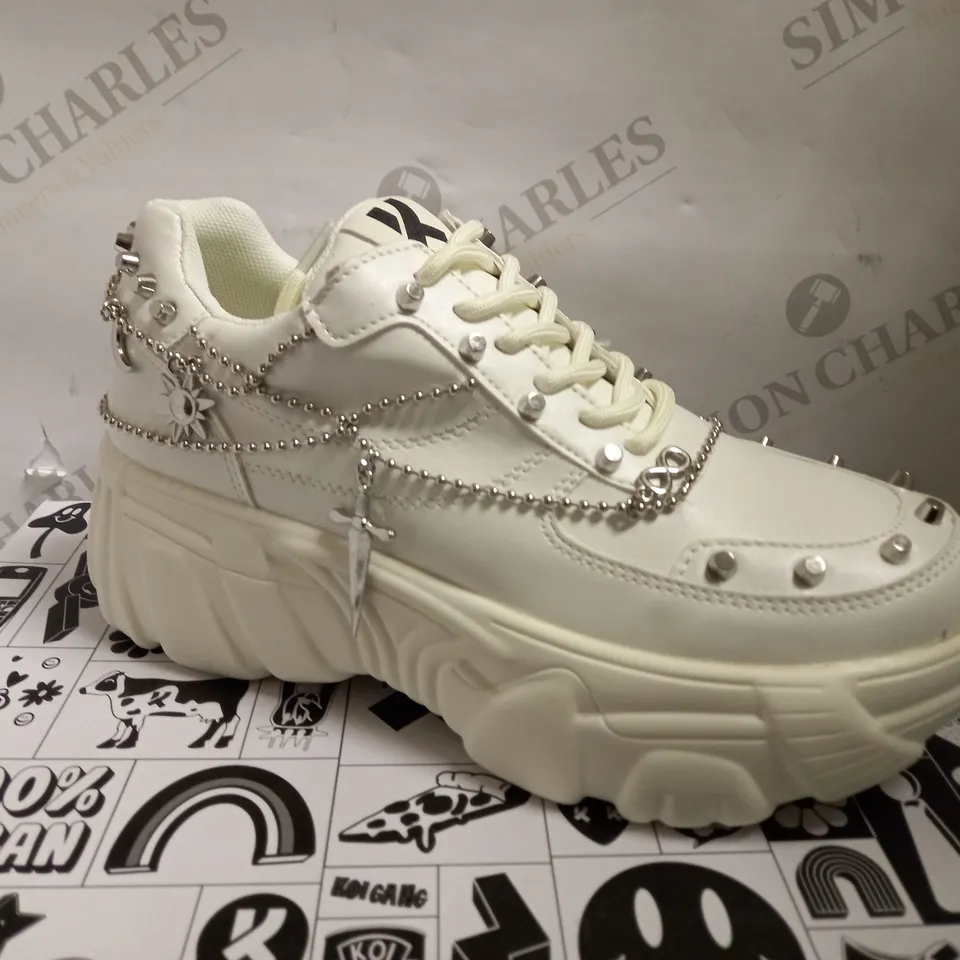 KOI VEGAN JINX WHITE MYSTIC CHARM TRAINERS - SIZE 5