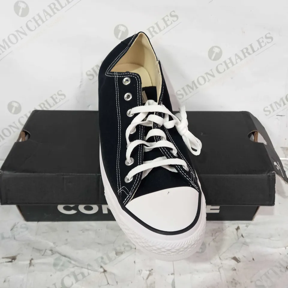 BOXED PAIR OF CONVERSE CANVAS SHOES IN BLACK UK SIZE 15