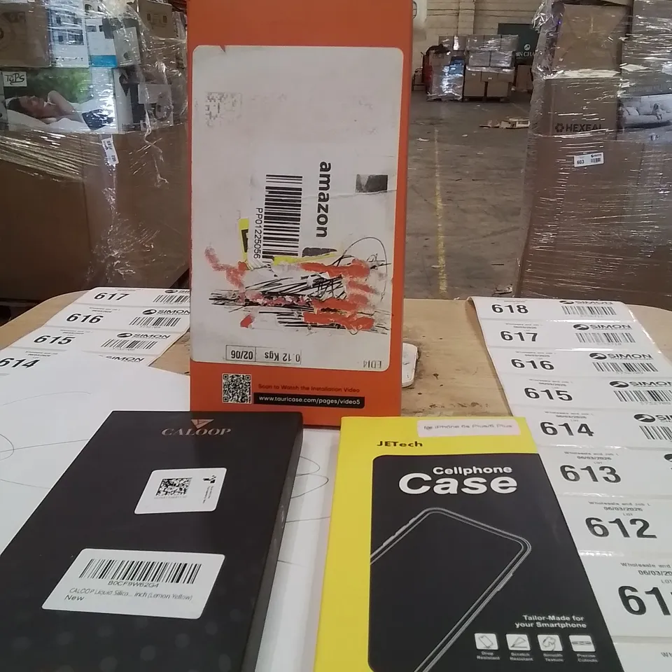 PALLET CONTAINING A LARGE QUANTITY OF PHONE CASES,SCREEN PROTECTORS 
