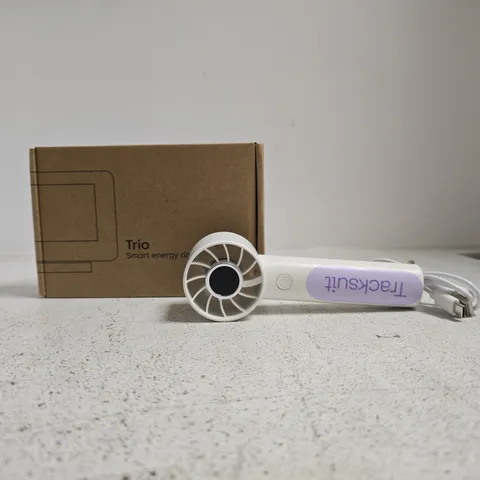 APPROXIMATELY 8 ASSORTED HOUSEHOLD ITEMS TO INCLUDE HANDHELD FAN, TRIO SMART ENERGY DISPLAY, ETC