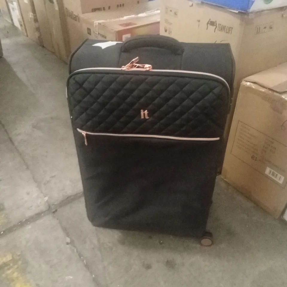 IT LUGGAGE DIVINITY BLACK CABIN SUITCASE