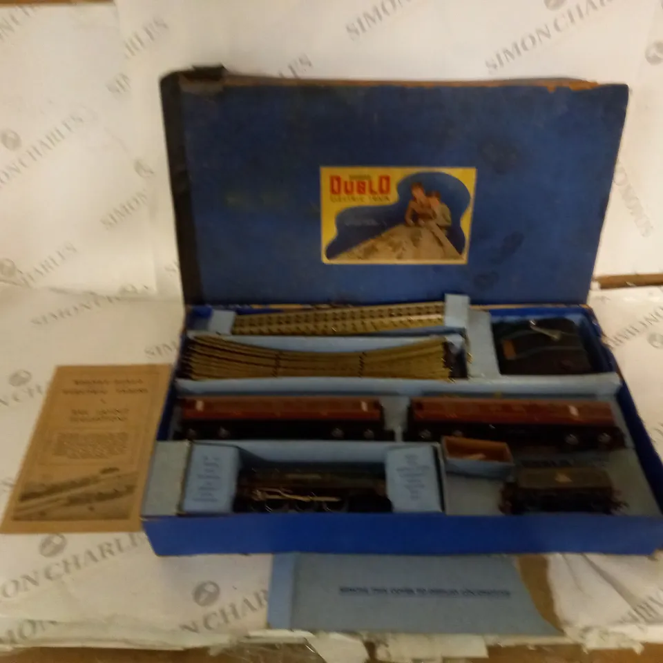 BOXED HORNBY DUBLO ELECTRIC TRAIN SET (DUCHESS OF MONTROSE) - GUAGE 00 - MADE BY MECCANO