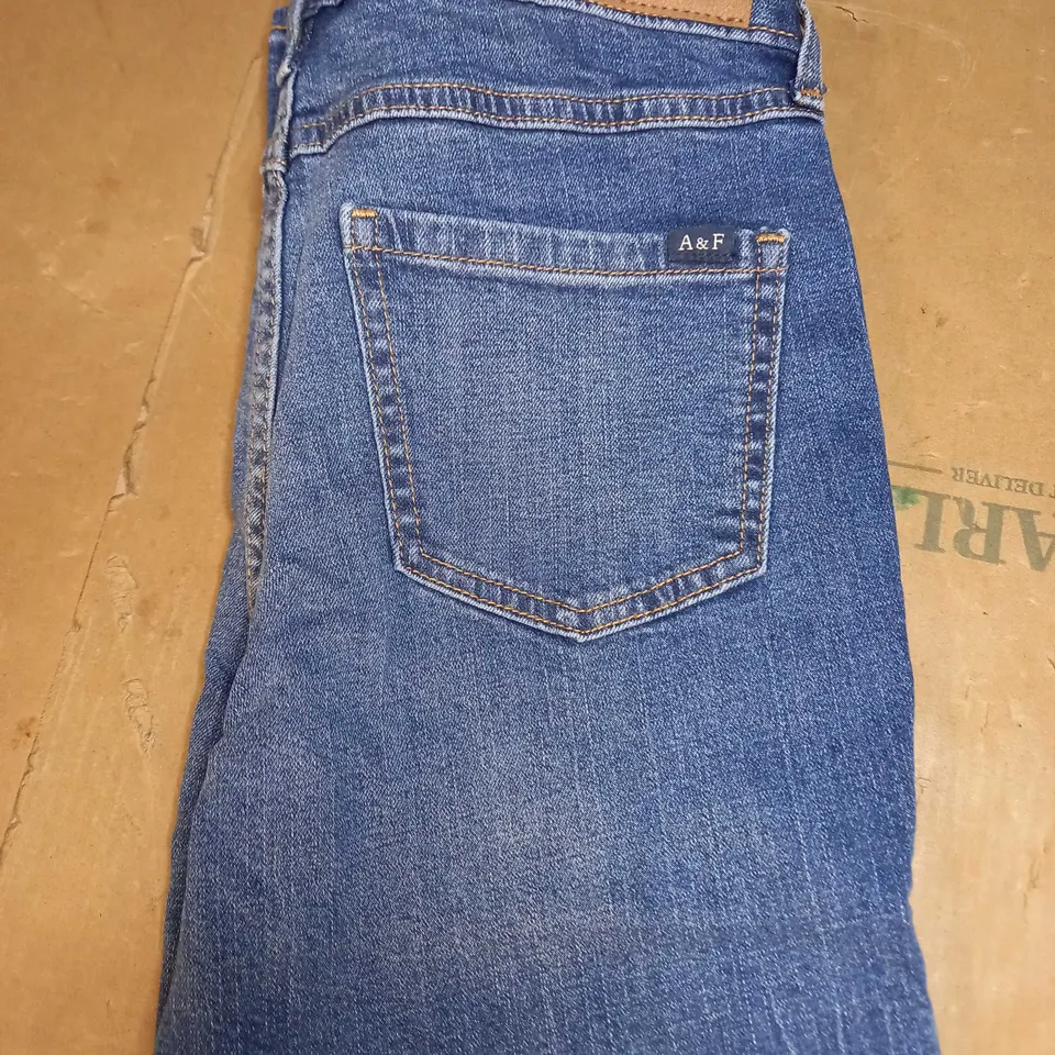 ABERCROMBIE KIDS DENIM JEANS SIZE 13/14 YEARS