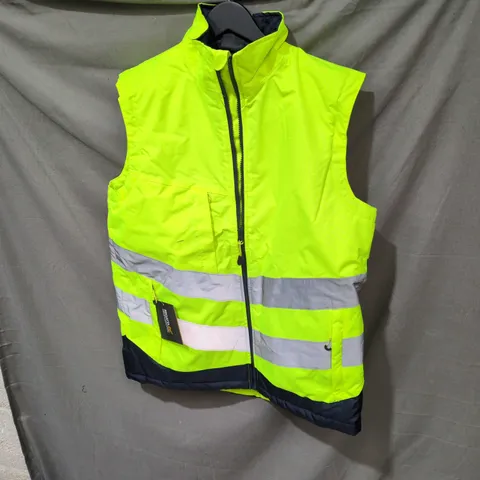 REGATTA PROFESSIONAL HI-VISIBILITY VEST – UK L (EU 52-54)