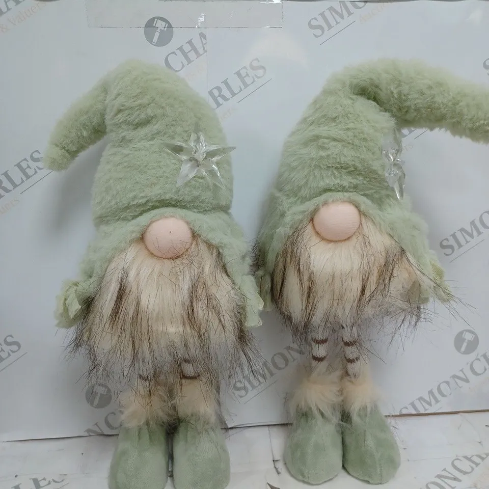 2 X FESTIVE STANDING GNOMES 