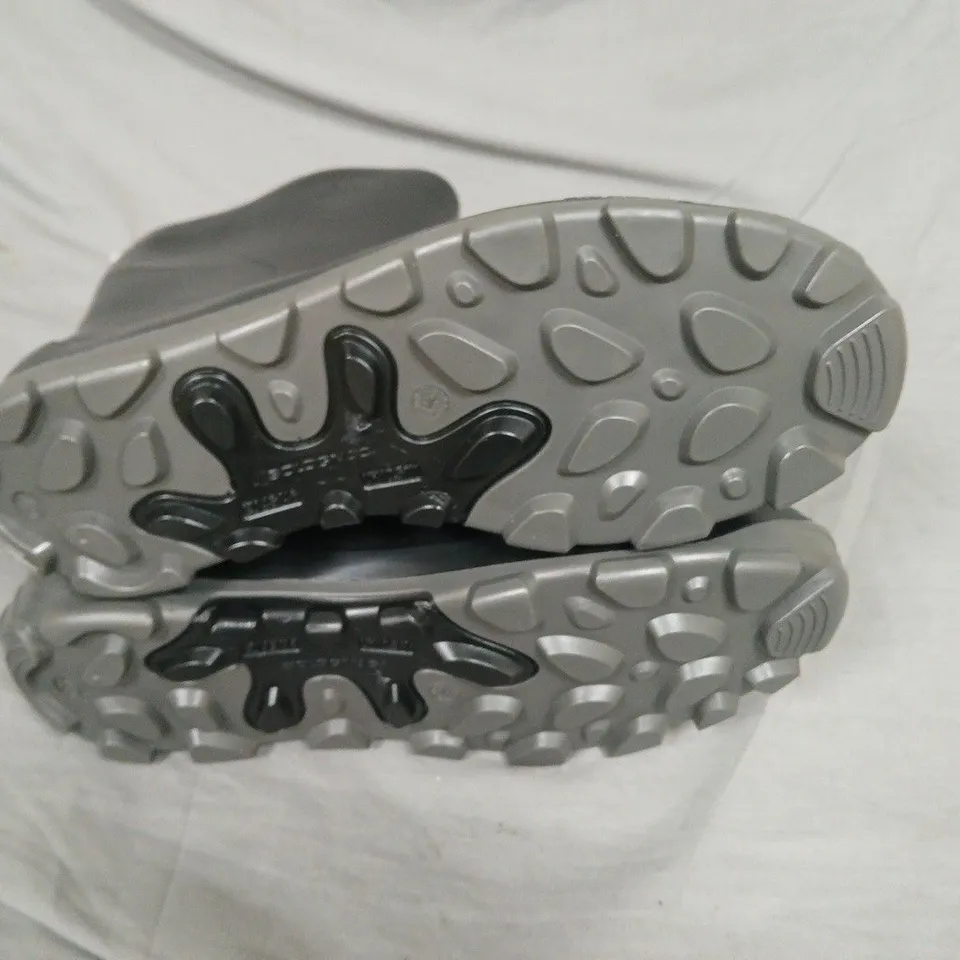 DECATHLON SOLOGNAC BLACK KNEE-HIGH RUBBER WELLINGTON BOOTS - EU 45/46