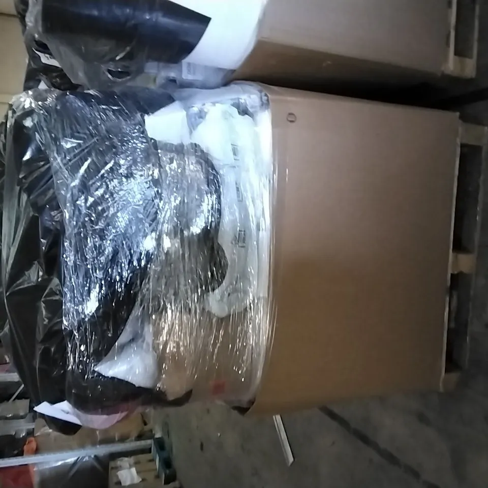 PALLET OF ASSORTED ITEMS INCLUDING AIR BOOSTER CUSHION, WOOL DUVET, A BETTER PILLOW, MATTRESS TOPPERS