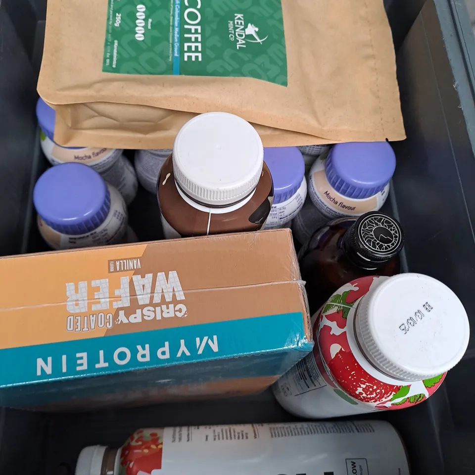 BOX OF APPROXIMATELY 10 ASSORTED ITEMS TO INCLUDE HUEL CHOCOLATE, MYPROTEIN WAFER, COFFEE ETC
