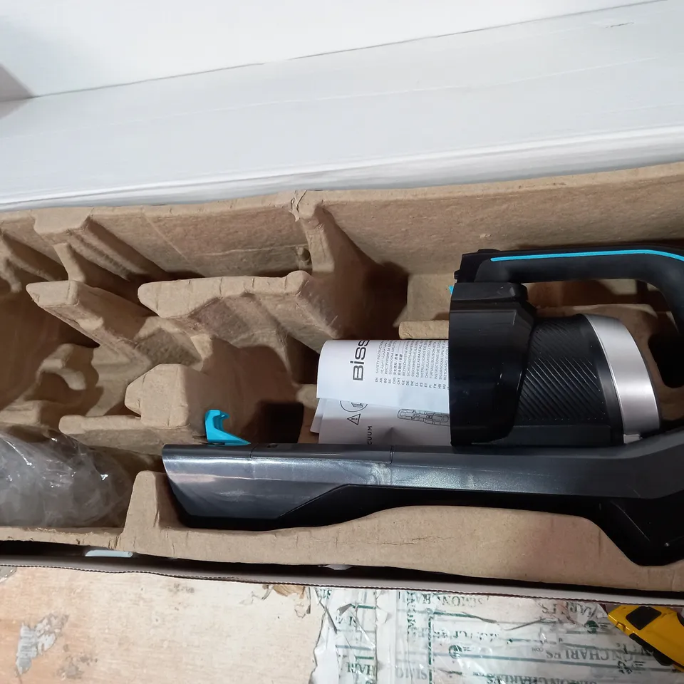 BISSELL VACUUM CLEANER