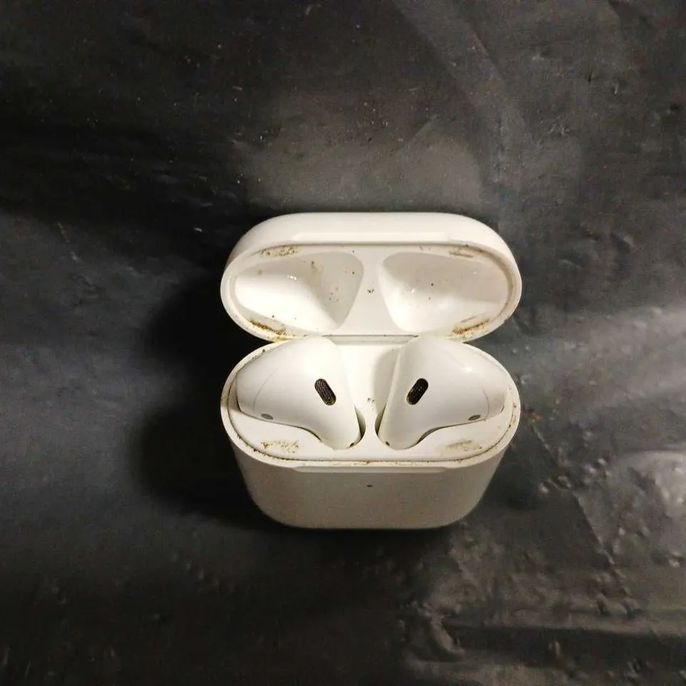 APPLE AIRPODS 2ND GENERATION 