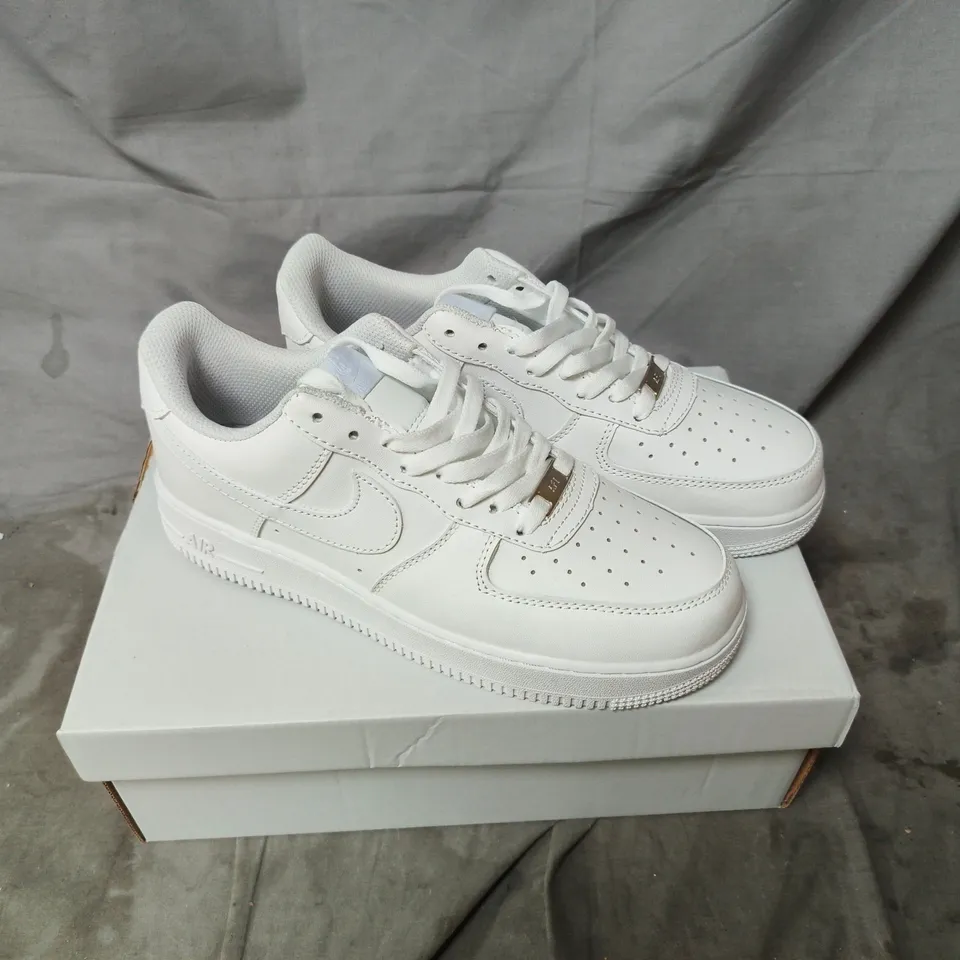 NIKE AIR FORCE 1 LOW WHITE SNEAKERS – BOXED. UK SIZE 7