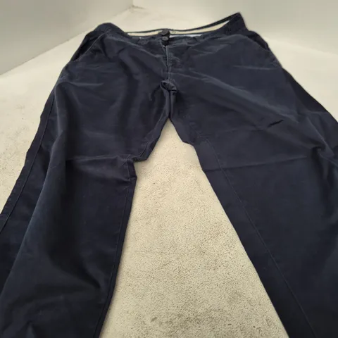 Crew Co. Heritage Navy chinos β Men's trousers with belt loops