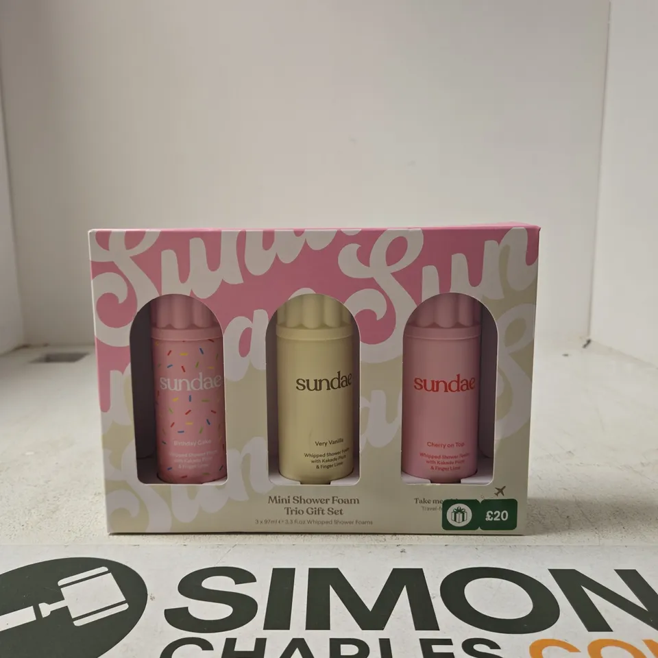 SUNDAE MINI SHOWER FOAM TRIO GIFT SET – 3 X 97ML BOTTLES (BIRTHDAY CAKE, VERY VANILLA & CHERRY ON TOP)