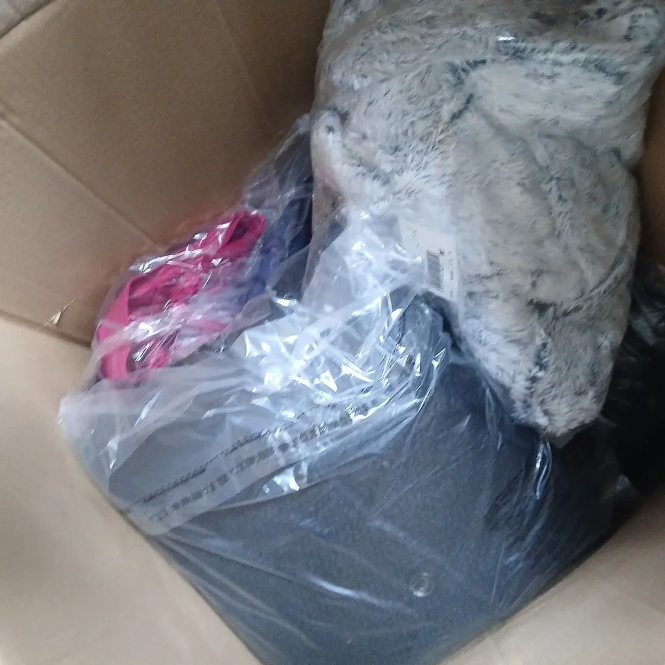 APPROXIMATELY 12 ASSORTED CLOTHING ITEMS IN VARIOUS SIZES, STYLES & COLOURS TO INCLUDE PJ SETS, BUTTON COAT, LEATHER PURSE, ETC