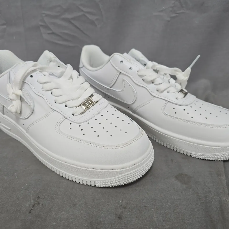UNBOXED PAIR OF NIKE AIR FORCE 1 '07 SHOES IN WHITE SIZE UK 6