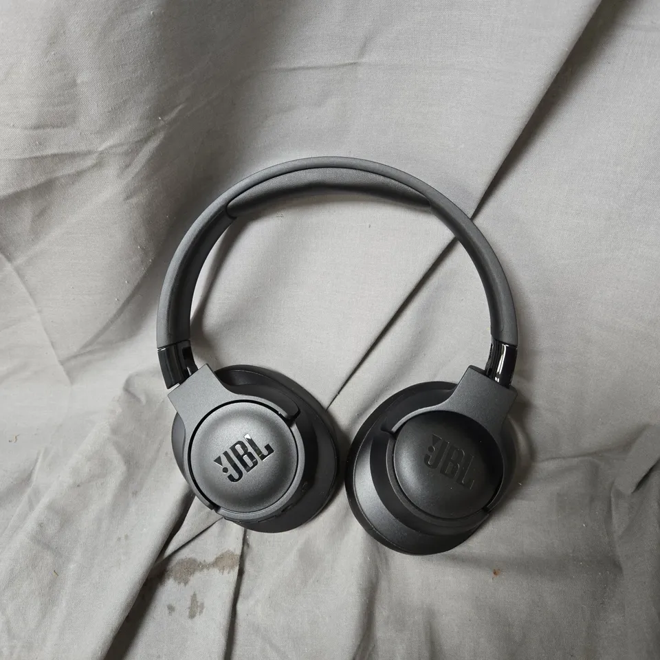 JBL TUNE 720BT WIRELESS OVER-EAR HEADPHONES – BLACK (BOXED)