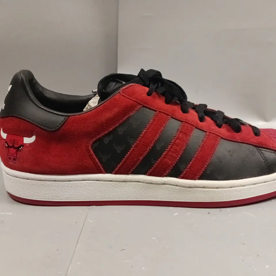 RARE ADIDAS SUPERSTARS NBA CHICAGO BULLS TRAINERS SIZE 12.5