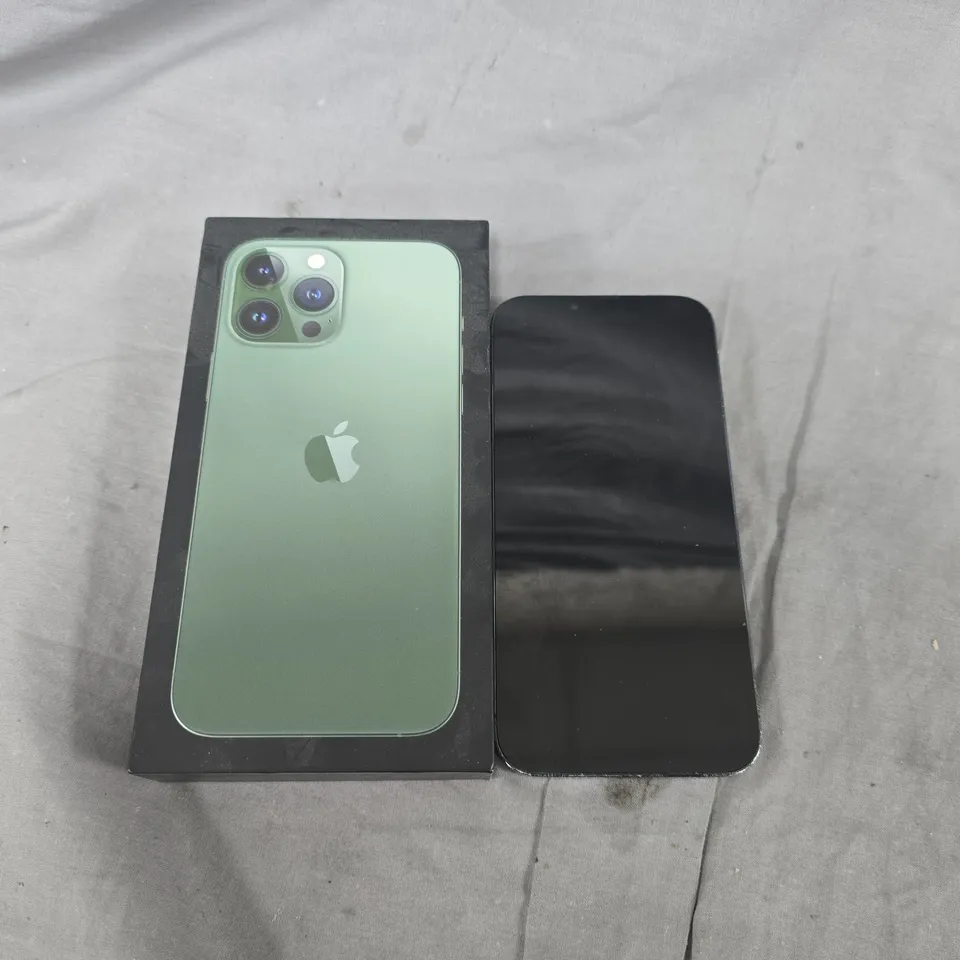 APPLE IPHONE - BOXED 