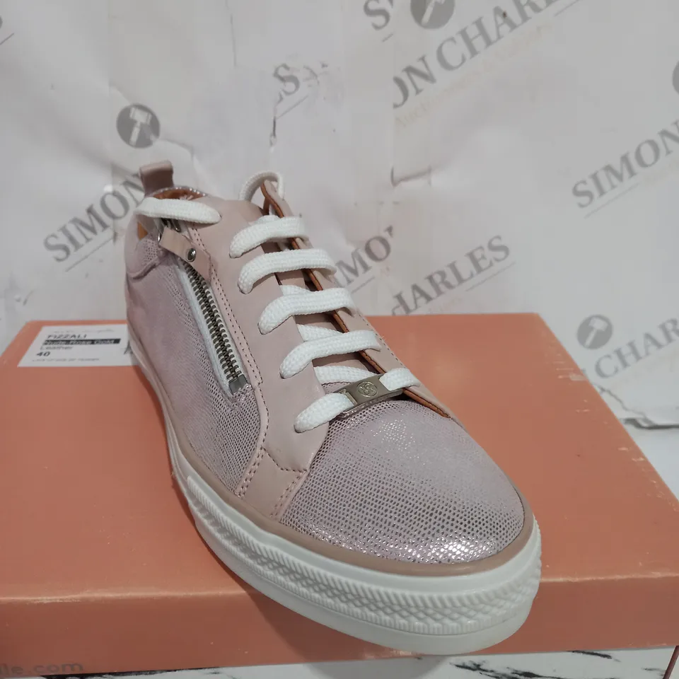 MODA IN PELLE NUDE/ROSE FIZZALI TRAINERS - SIZE 7