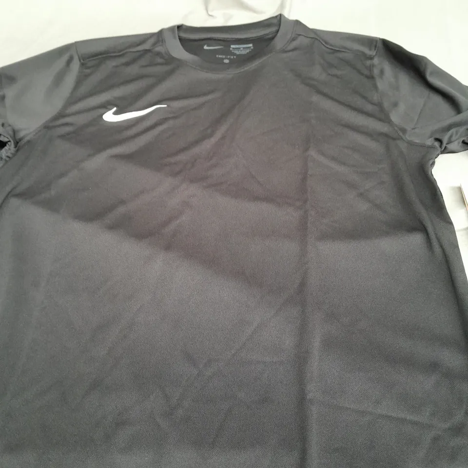NIKE DRI FIT SLIM FIT BLACK T-SHIRT - MEDIUM