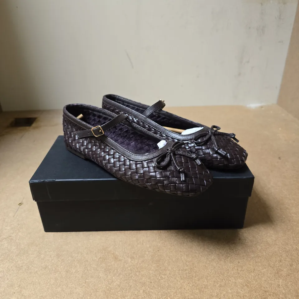 MINT VELVET LEATHER WOVEN MARY-JANE FLATS – UK 5