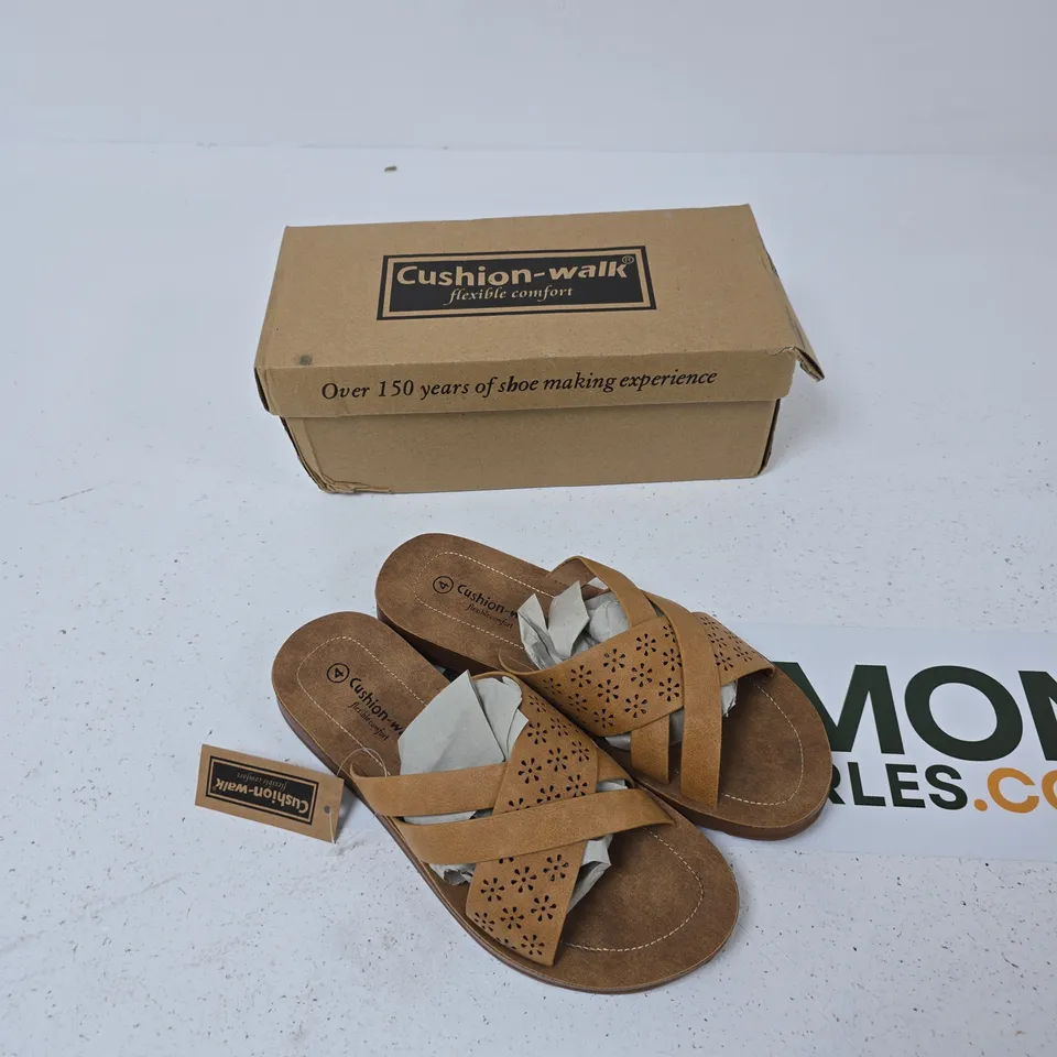CUSHION-WALK CHARLOTTE BEIGE SANDALS – UK 4