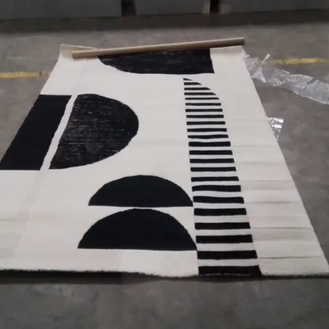 BROOKLYN GEOMETRIC WOOL HAND MADE AREA RUG 220X155CM