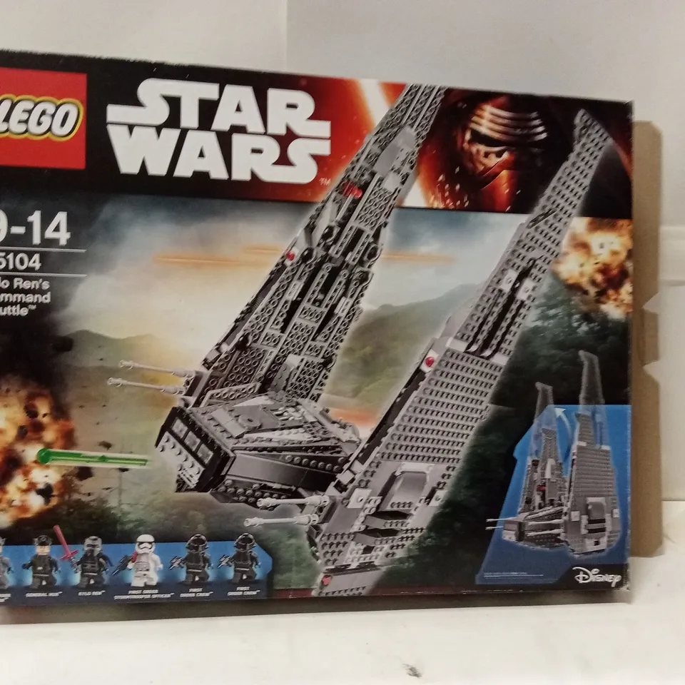 BOXED LEGO STAR WARS 75104 KYLO REN'S COMMAND SHUTTLE