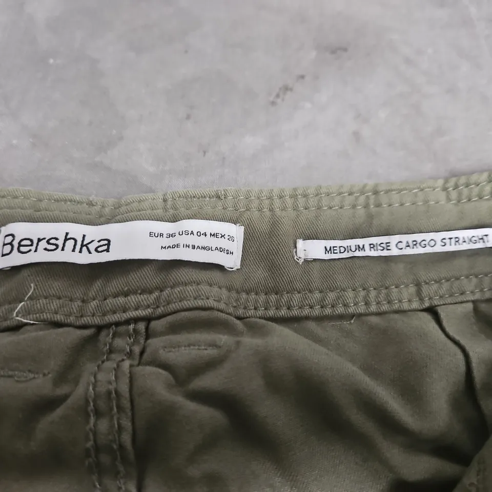 BERSHKA CARGO TROUSERS – MEDIUM RISE, OLIVE, UK 8 (EU 36)