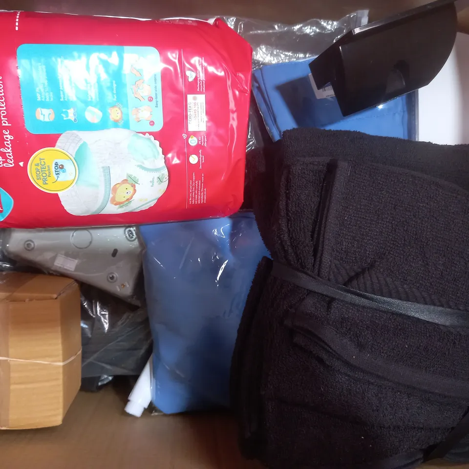 BOX OF APPROXIMATELY 15 ASSORTED HOUSEHOLD ITEMS TO INCLUDE HOUSEWIFE PILLOWCASES, GLOSSY STICKER PAPER, ETC