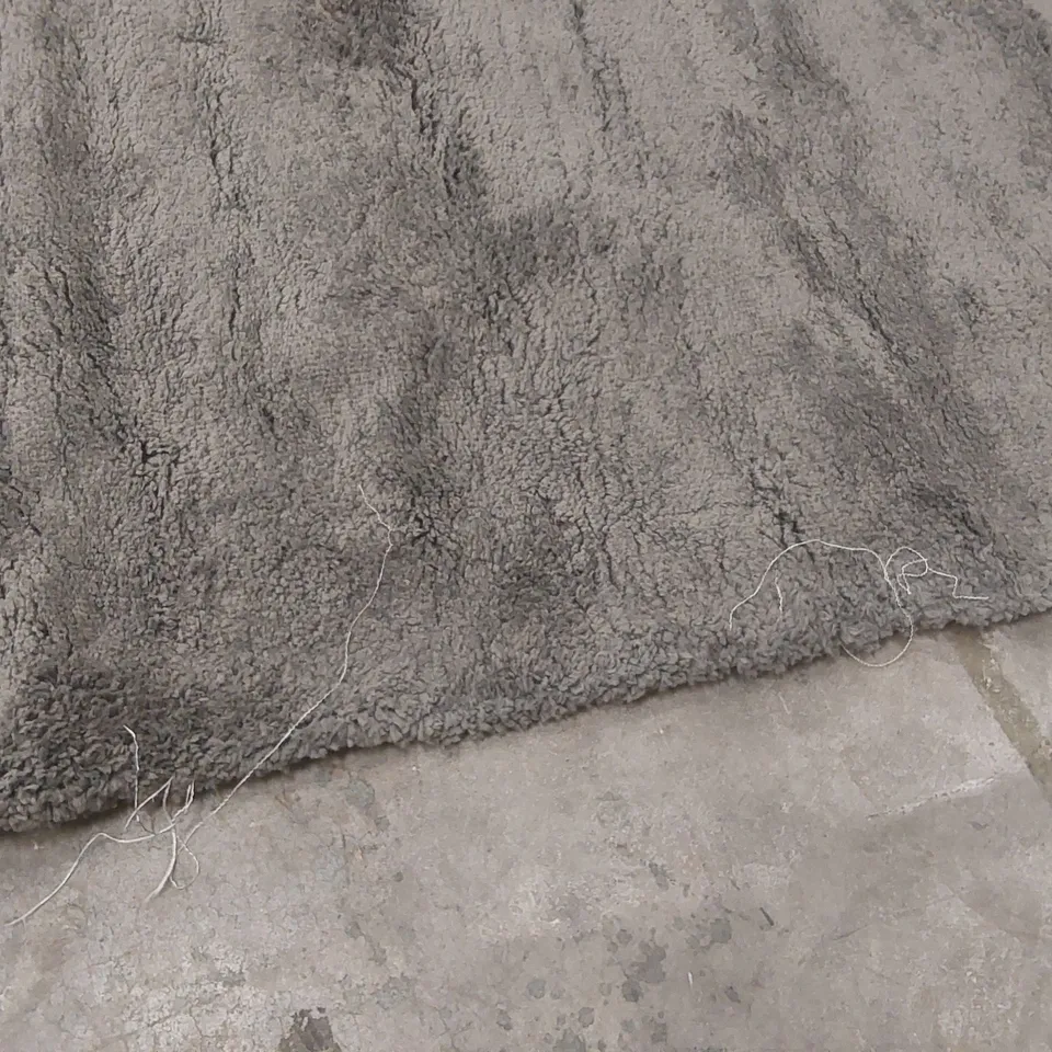 QUALITY DESIGNER AREA RUG - APPROXIMATELY 330 x 235cm