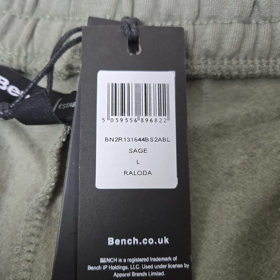 BENCH. KHAKI SHORTS – EU52 (SIZE L)