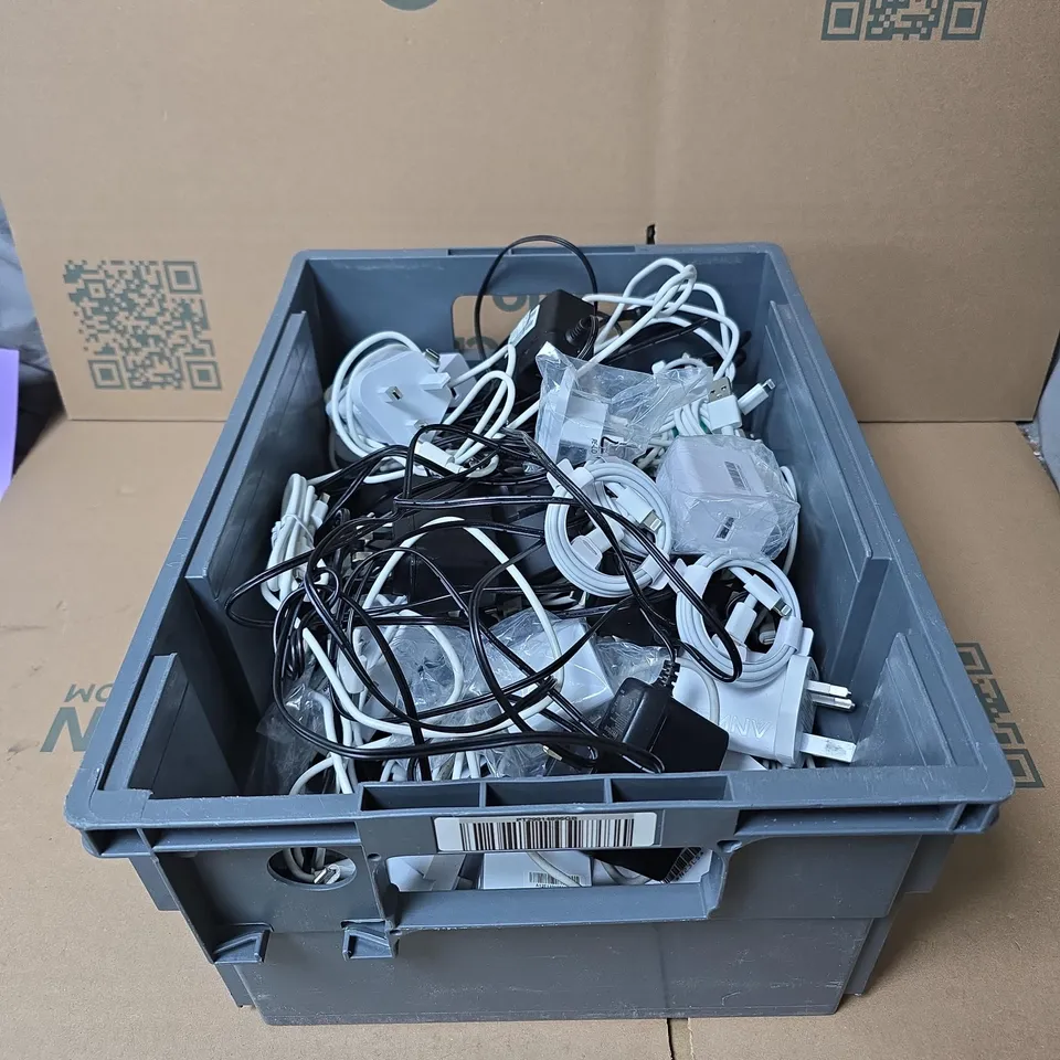 TOTE OF APPROXIMATELY 20 ASSORTED CHARGE CABLES AND PLUGS
