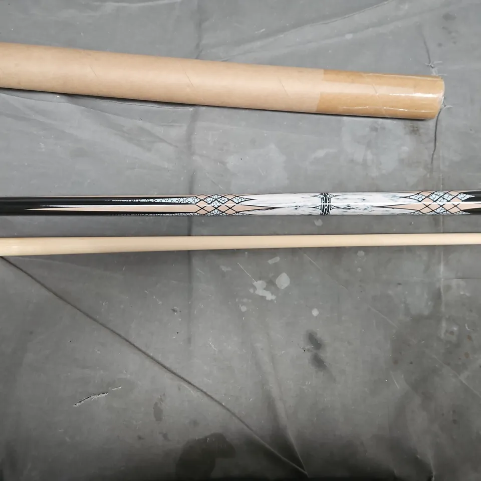 Decorative snooker cue  with geometric inlay 