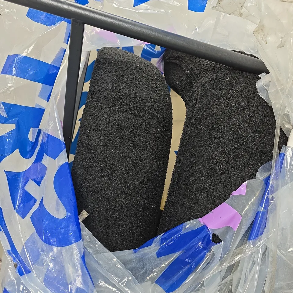 ICON ACCENT CHAIR IN BLACK