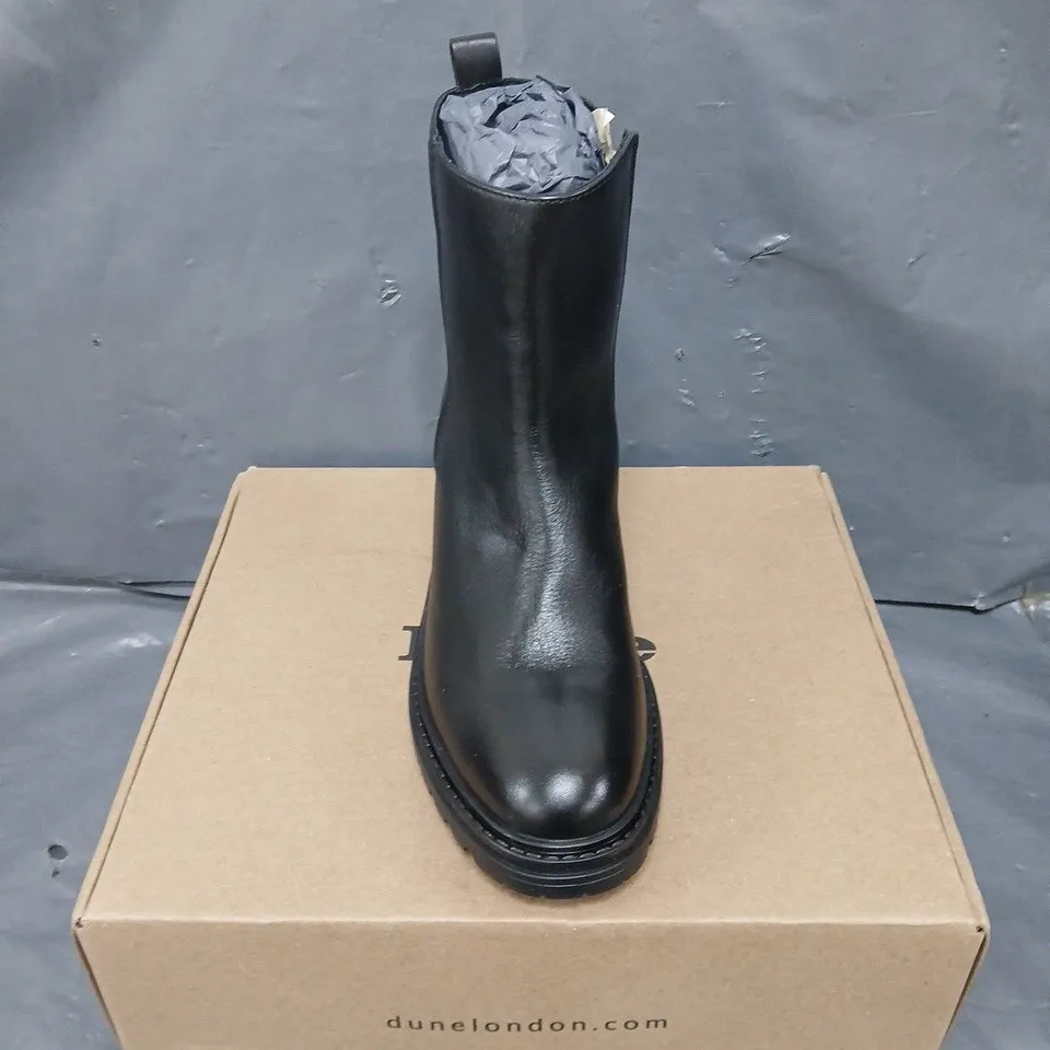 BOXED PAIR OF DUNE LONDON PRICED BLACK LEATHER BOOTS - 5