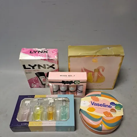 APPROXIMATELY 5 ASSORTED COSMETIC BOXSETS TO INCLUDE - VASELINE LIP LOVING COLLECTION - GLORIA VANDERBILT EAU DE TOILETTE GIFT SET - LYNX ATTRACT FOR HER DUO - ETC