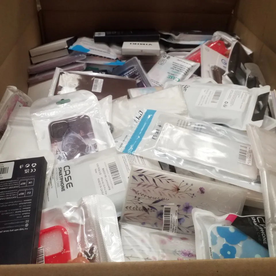 PALLET CONTAINING ASSORTED PHONE CASES