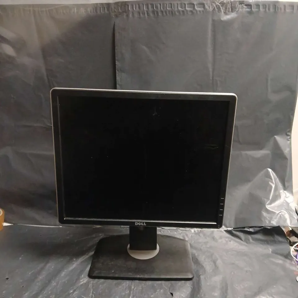 DELL COMPUTER MONITOR ON STAND - COLLECTIN ONLY 