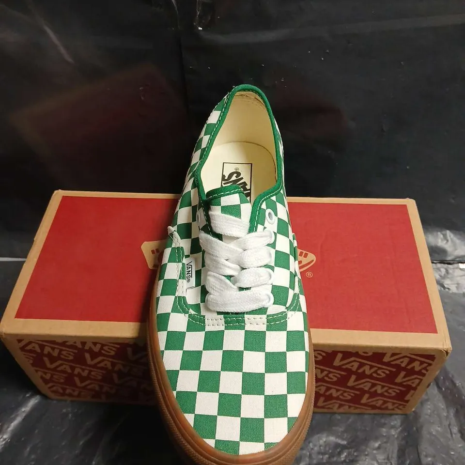 BOXED PAIR OF VANS FAT LACE CHECKER GREEN SNEAKERS – UK 8 