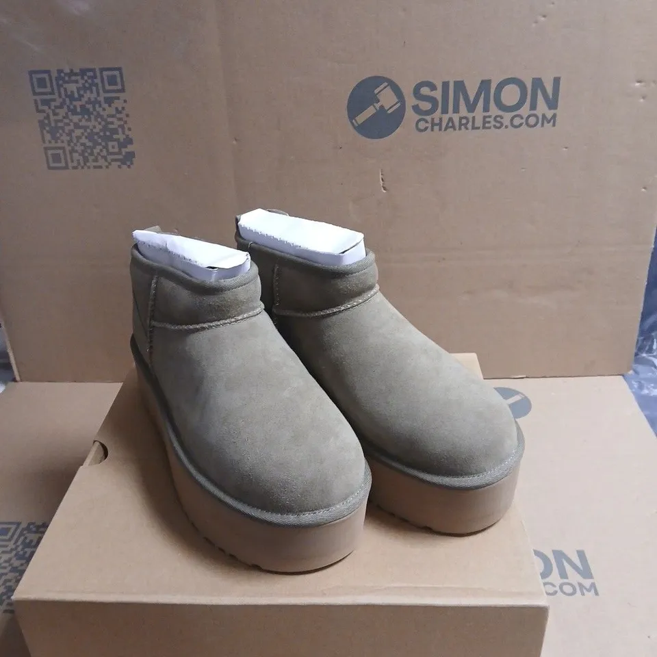 UGG GREY SUEDE ANKLE BOOTS WITH SHEARLING TRIM AND THICK PLATFORM SOLE BOXED UK 7