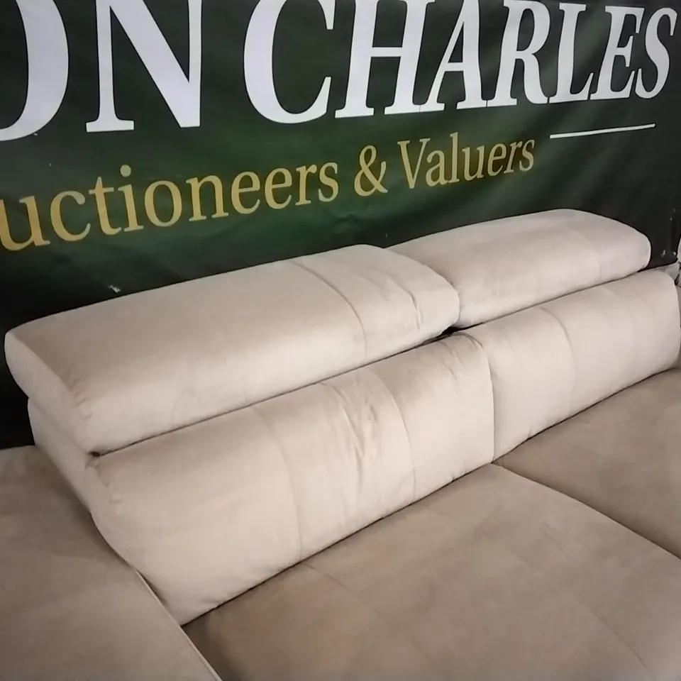 BRAND NEW ITALIAN MADE MARINELLI AZIMUT THREE SEATER BEIGE VELVET SOFA WITH ADJUSTABLE HEADRESTS  RRP £2665