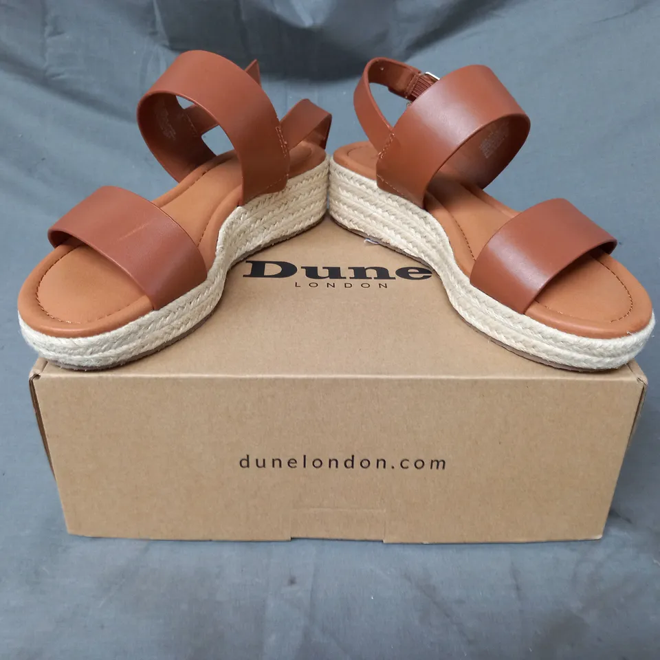 BOXED PAIR OF DUNE LONDON WEDGE SANDALS IN TAN SIZE 3