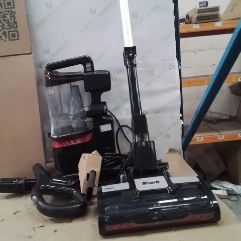 BOXED SHARK CLASSIC UPRIGHT PET VACUUM NV602UKT